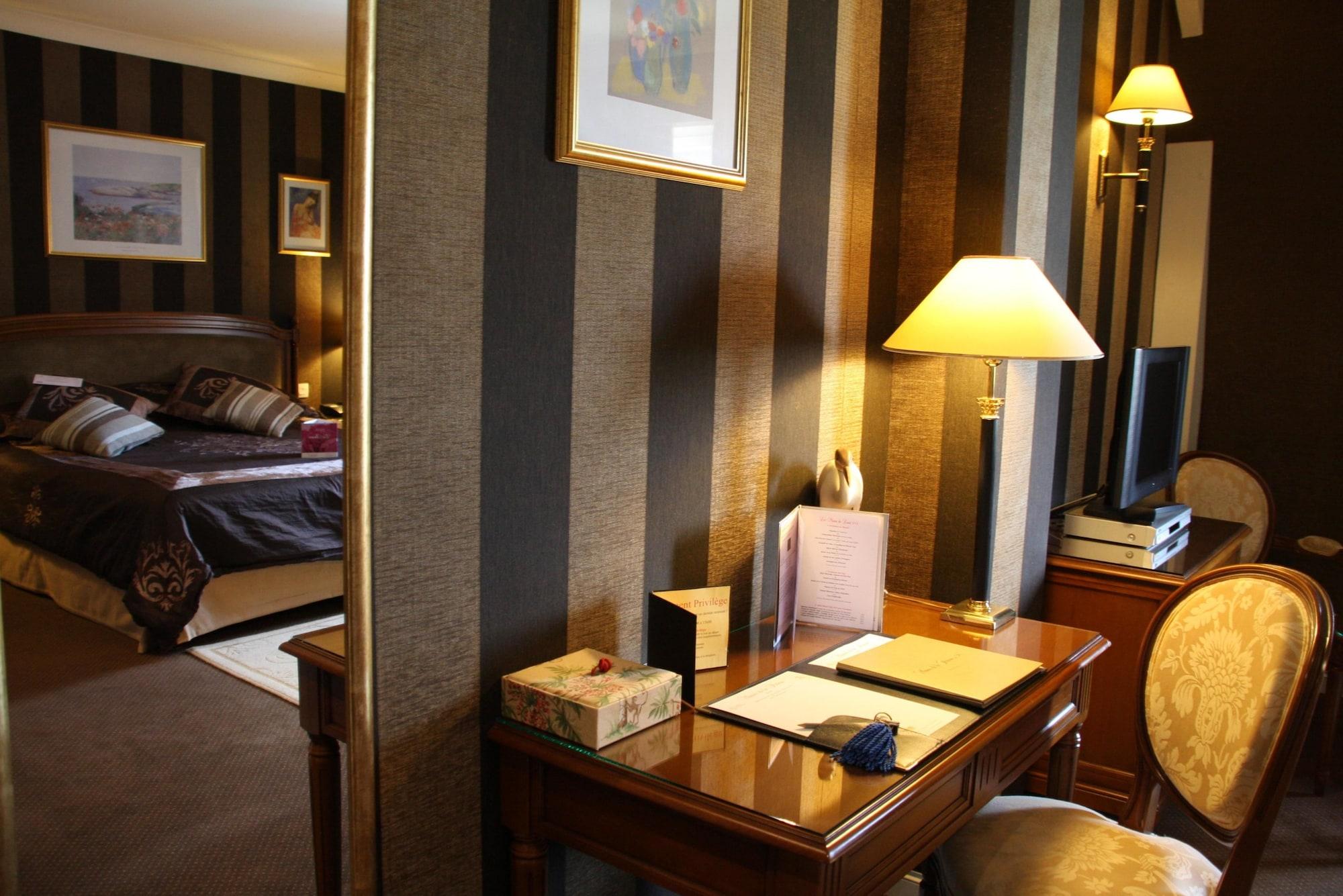 Le Manoir De La Poterie & Hotel