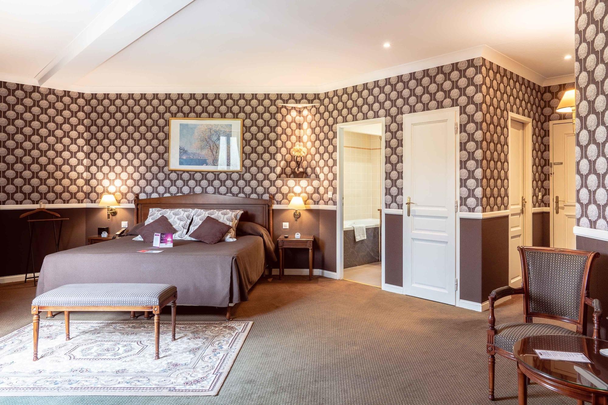 Le Manoir De La Poterie & Hotel