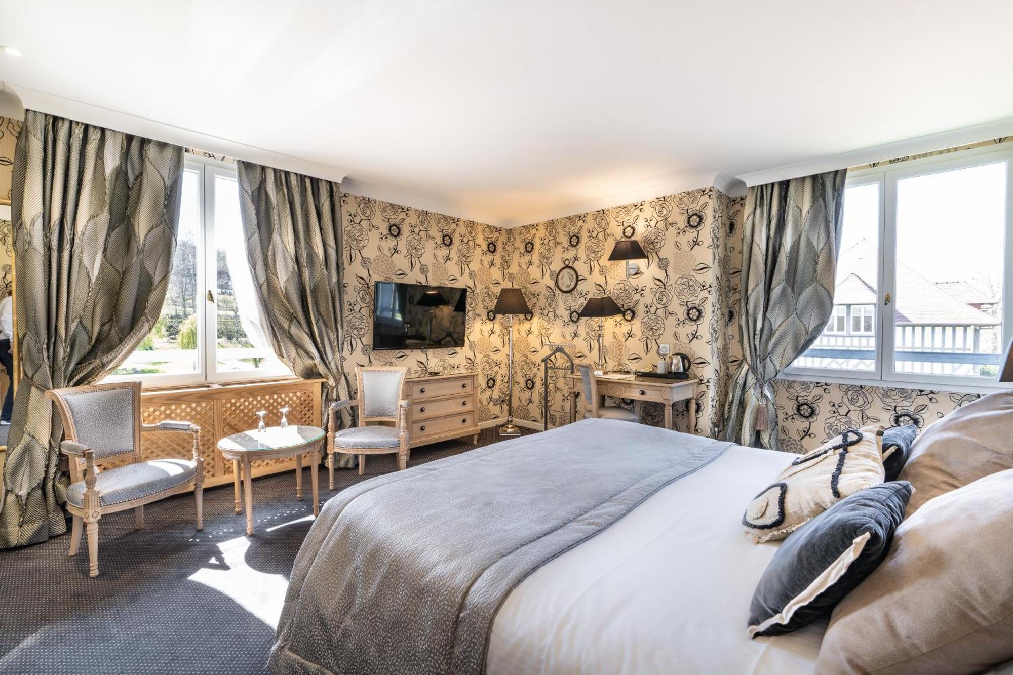 Le Manoir De La Poterie & Hotel 4*