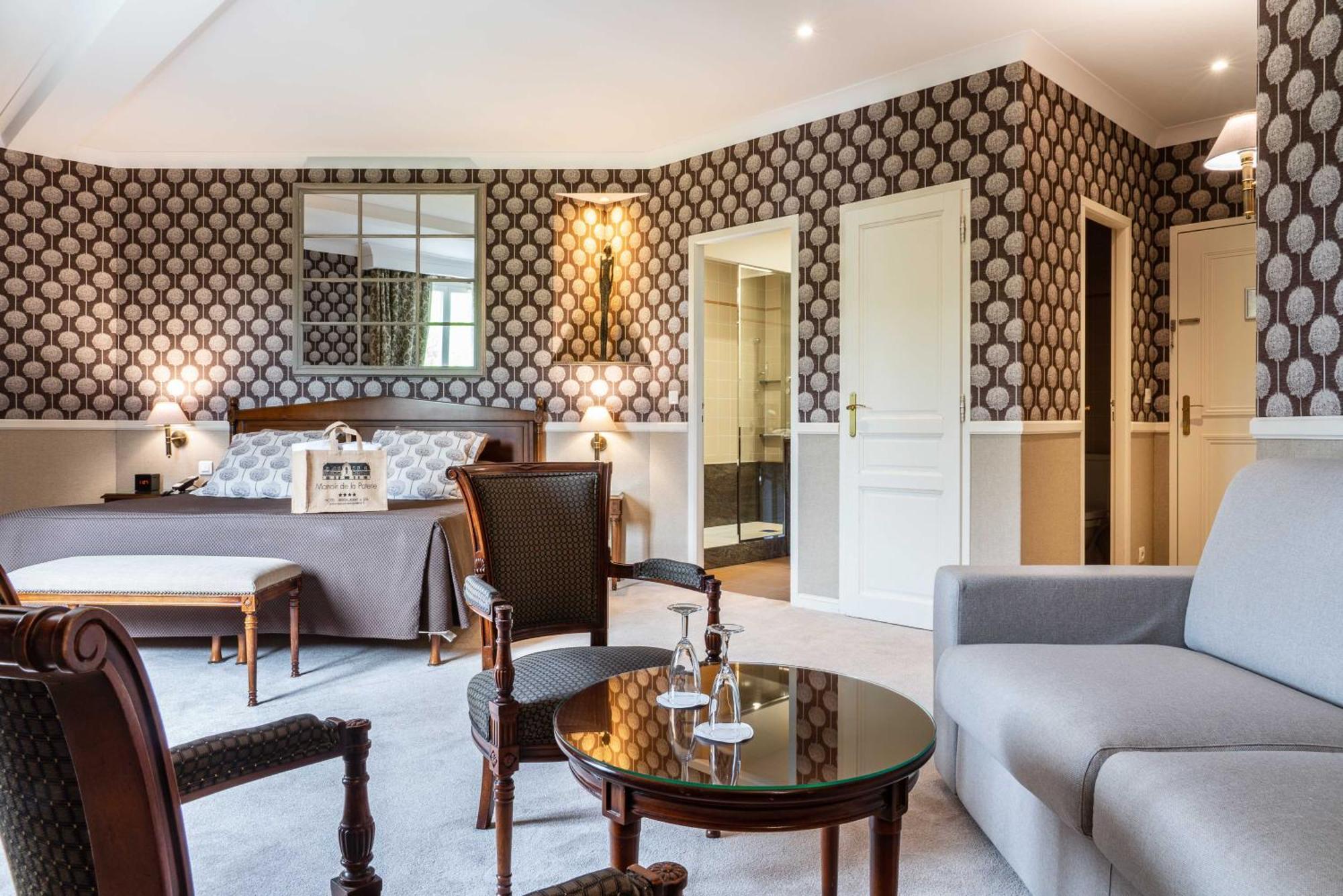 Le Manoir De La Poterie & Hotel 4*